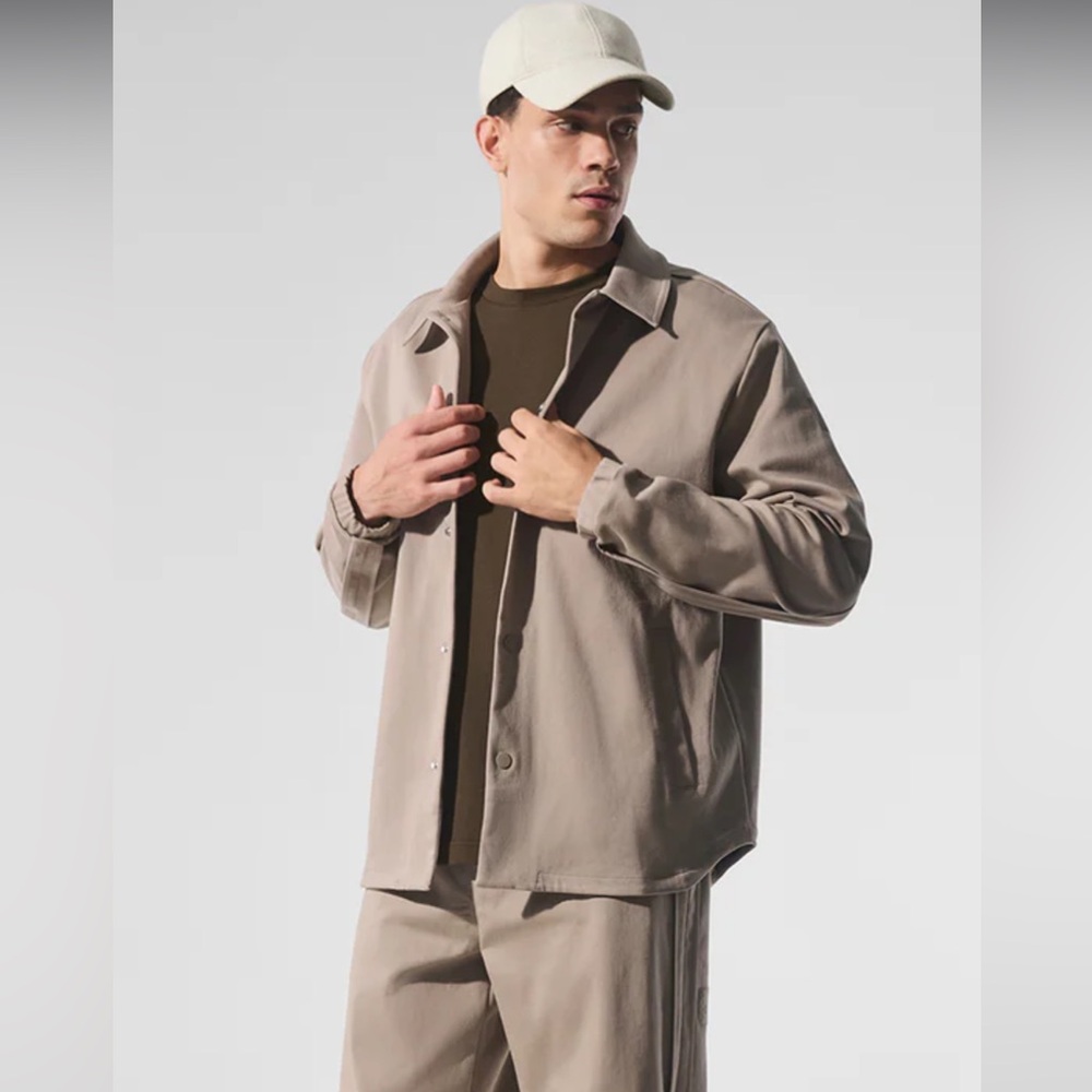 Alo EDITION SUEDED
JACKET 🧥 (Gravel color) size XL BRAND NEW NEVER WORN
